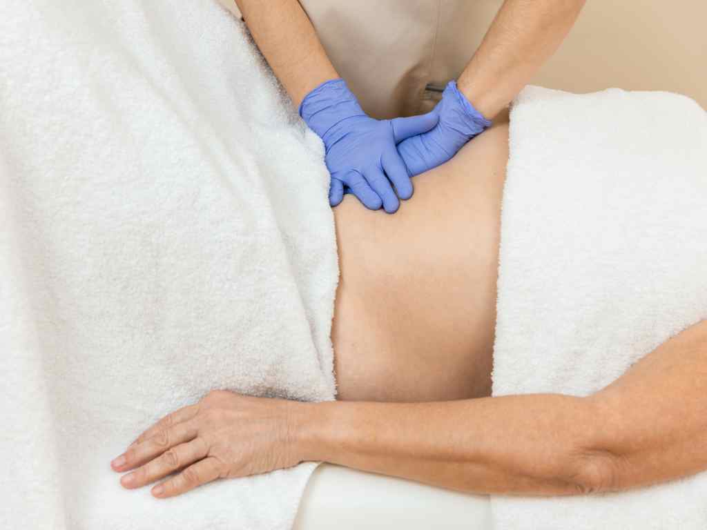 Diastasi addominale: cos’è e come trattarla con la fisioterapia